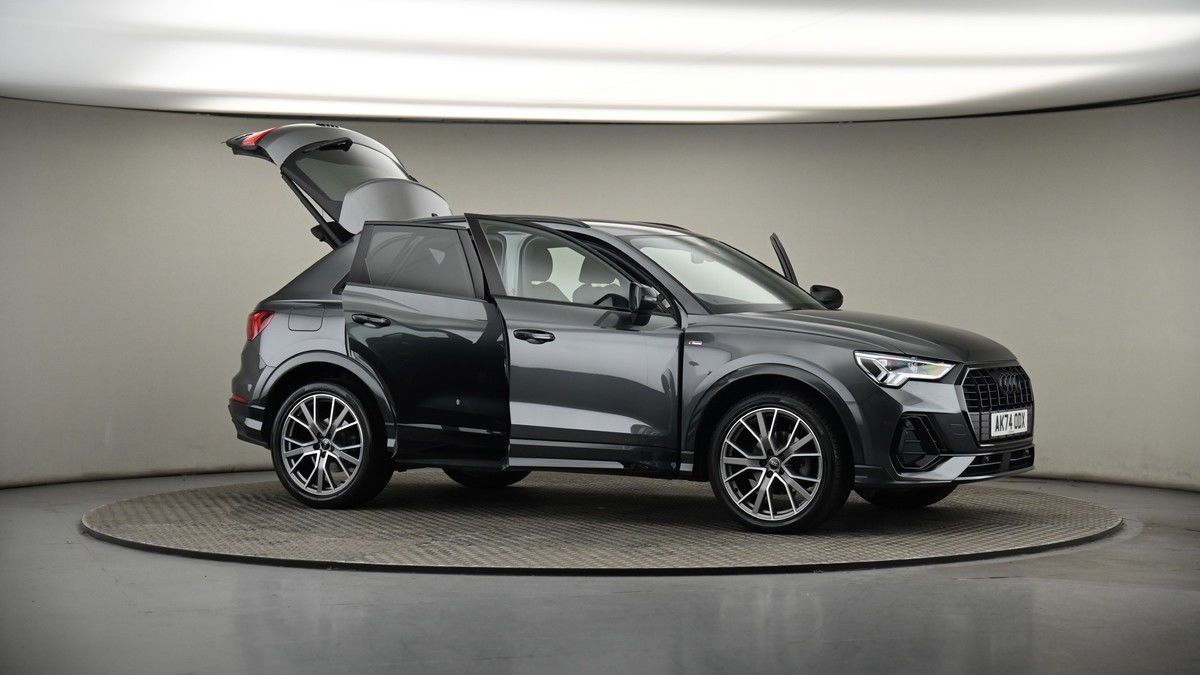 More views of Audi Q3