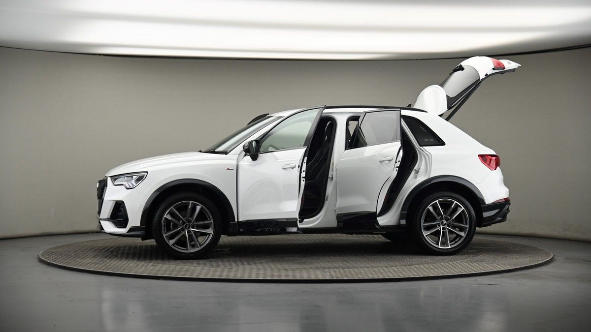 More views of Audi Q3