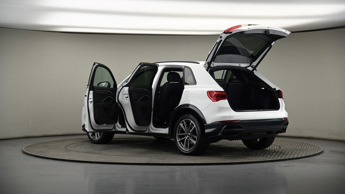 More views of Audi Q3
