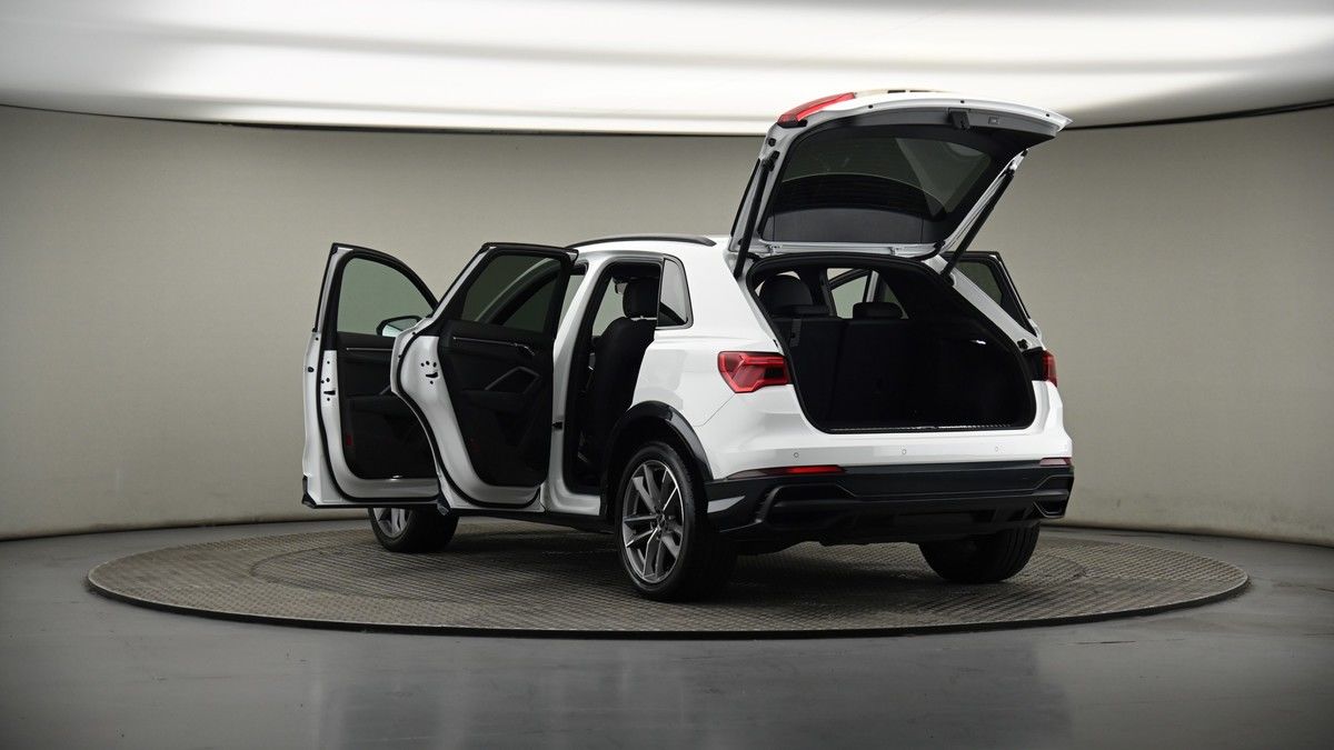 Audi Q3 Image 8