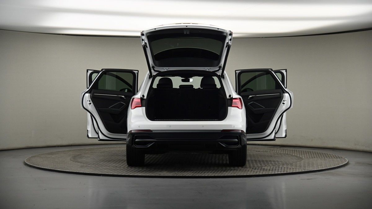 More views of Audi Q3