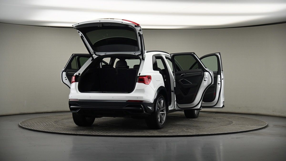 More views of Audi Q3