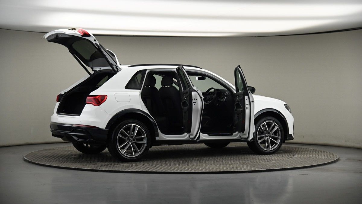 More views of Audi Q3