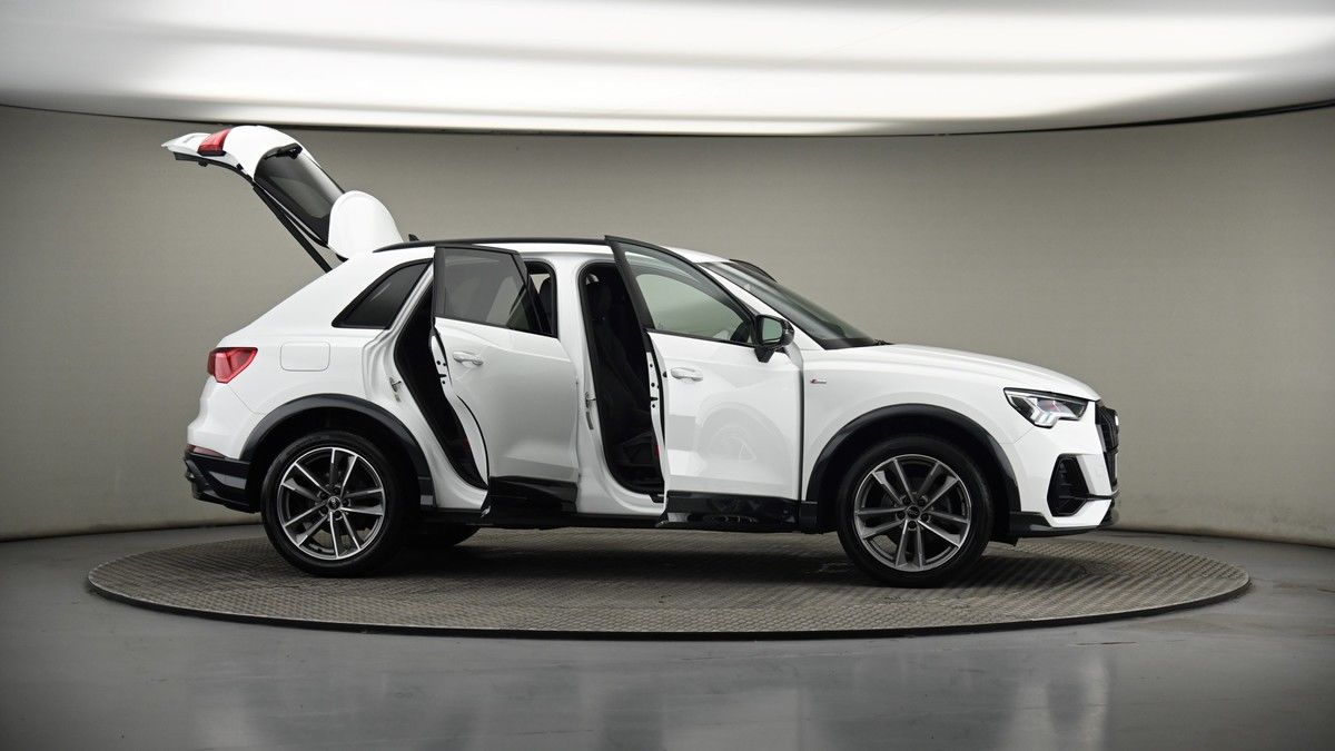 More views of Audi Q3