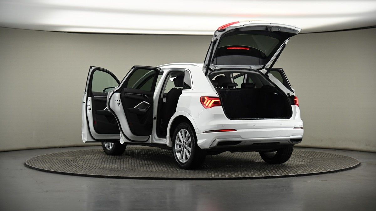 Audi Q3 Image 8