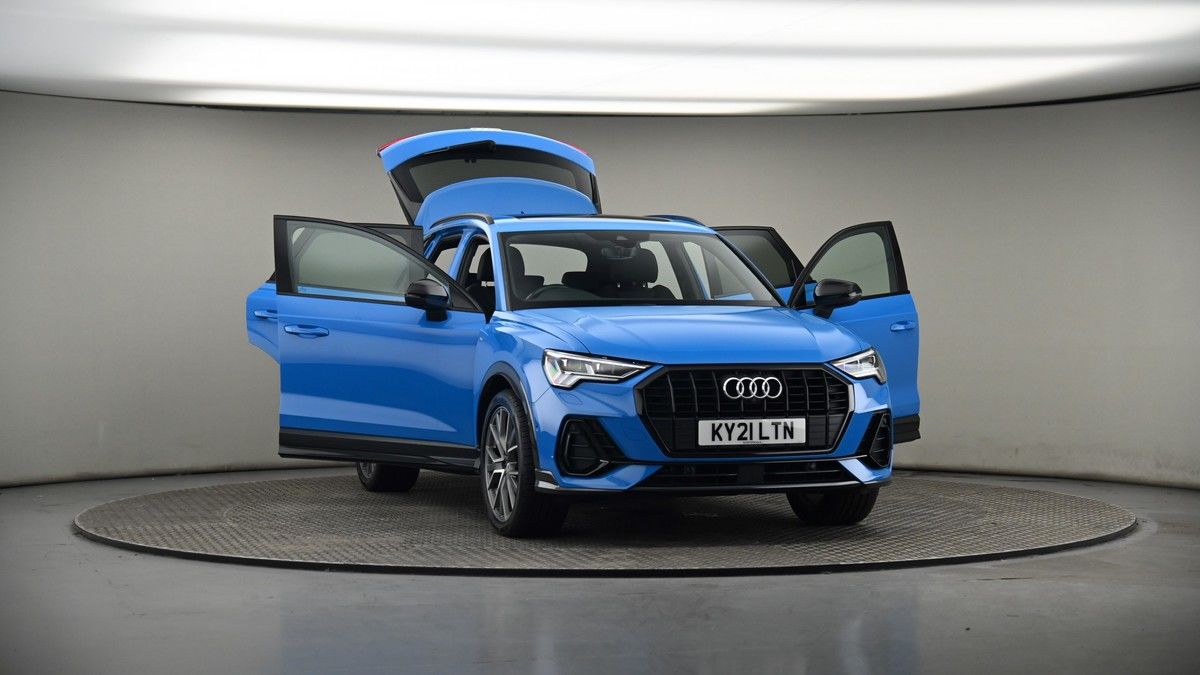 More views of Audi Q3