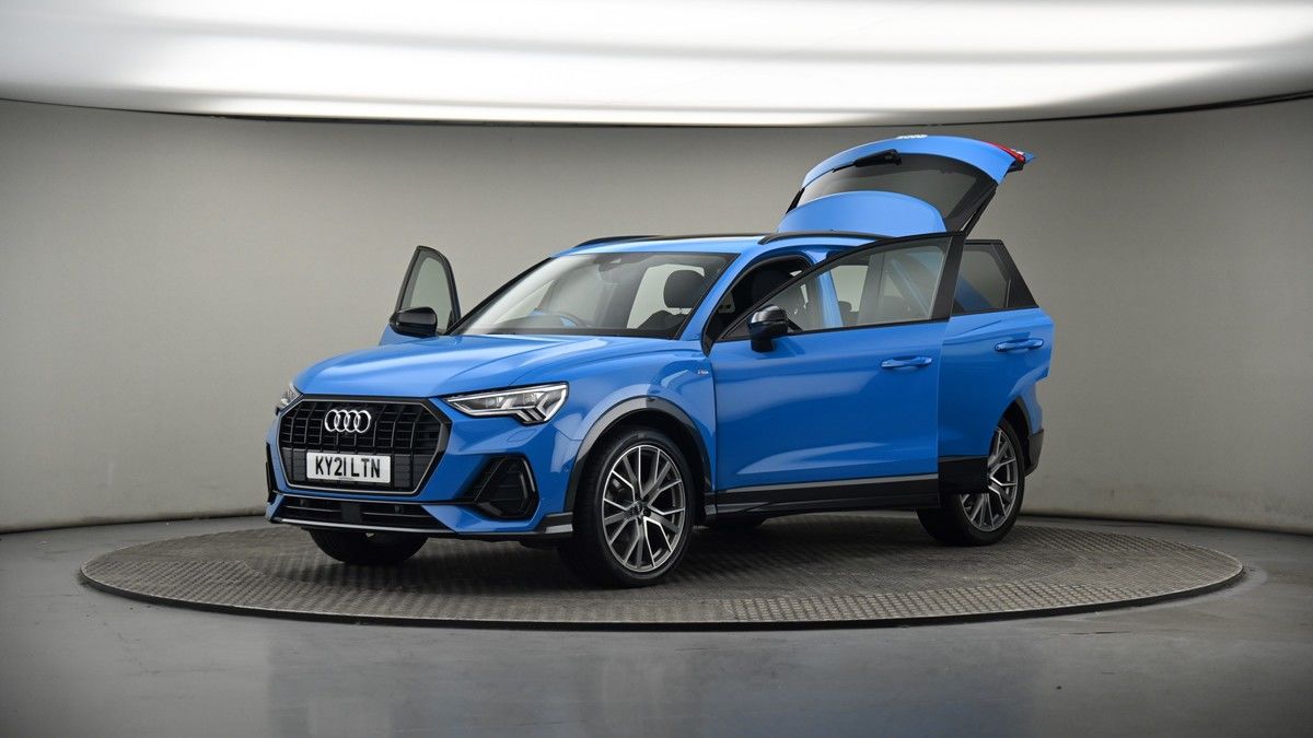 More views of Audi Q3