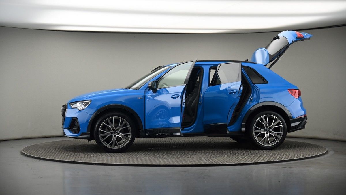 More views of Audi Q3
