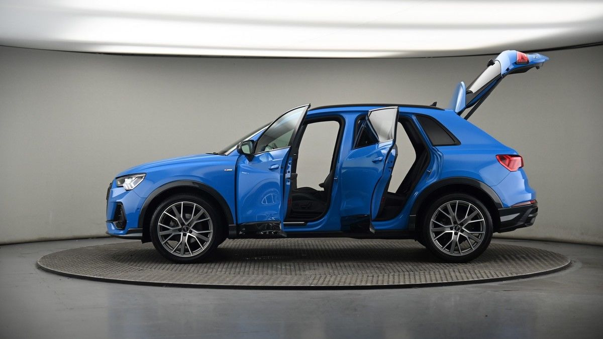 More views of Audi Q3