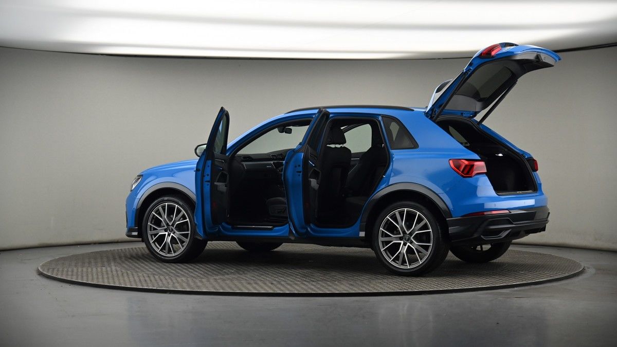 More views of Audi Q3