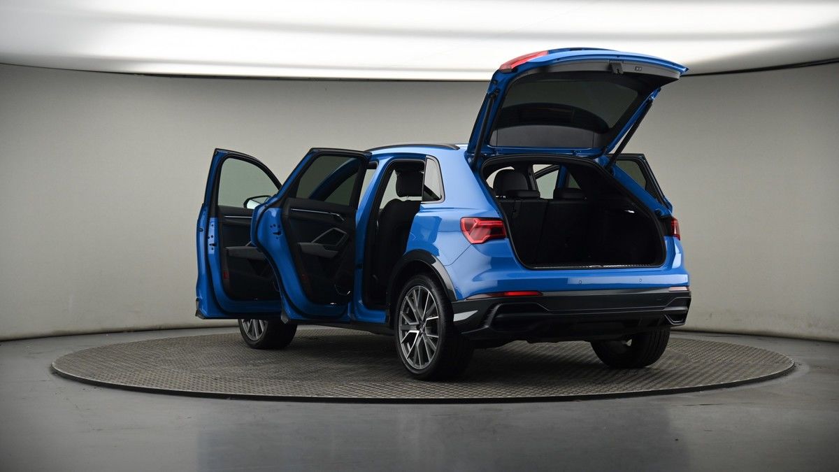 Audi Q3 Image 8