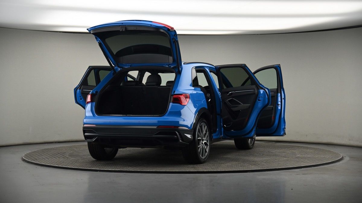 More views of Audi Q3