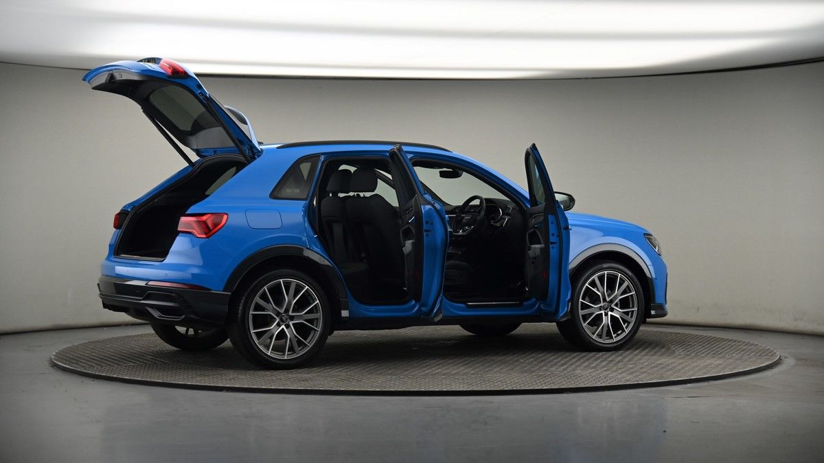 More views of Audi Q3