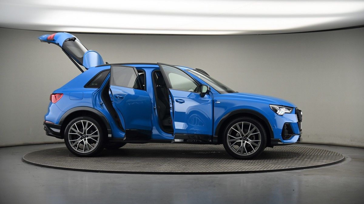 More views of Audi Q3