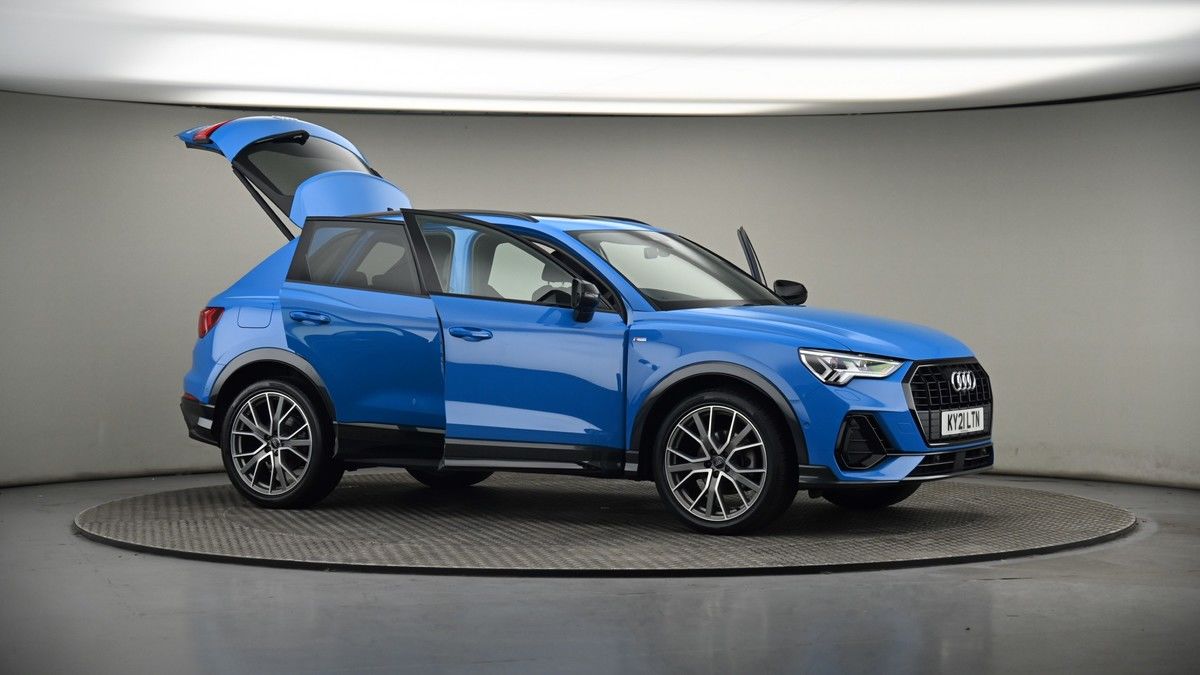 More views of Audi Q3