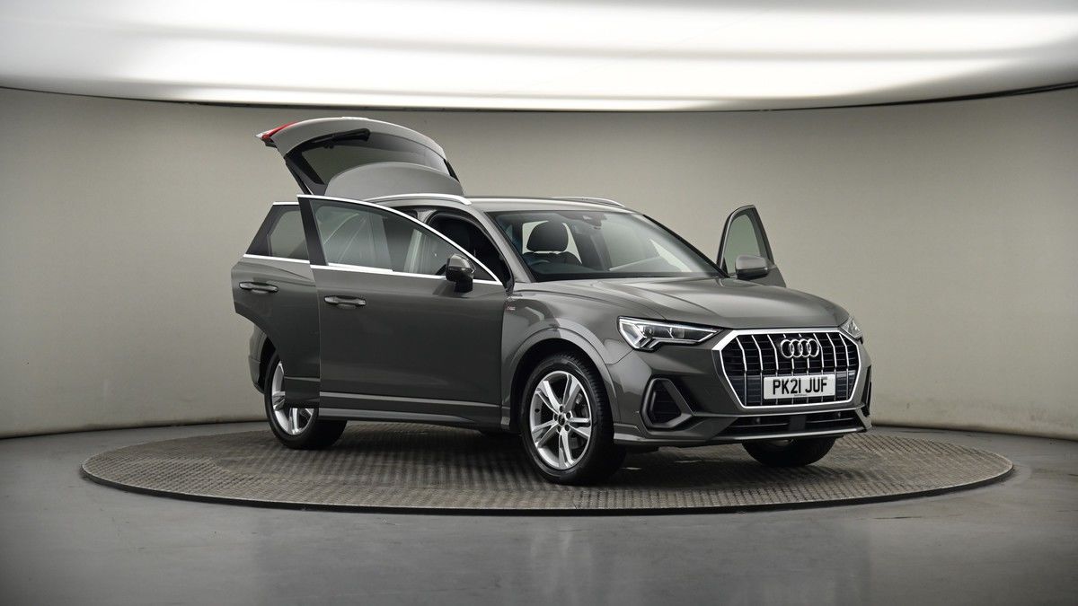 More views of Audi Q3