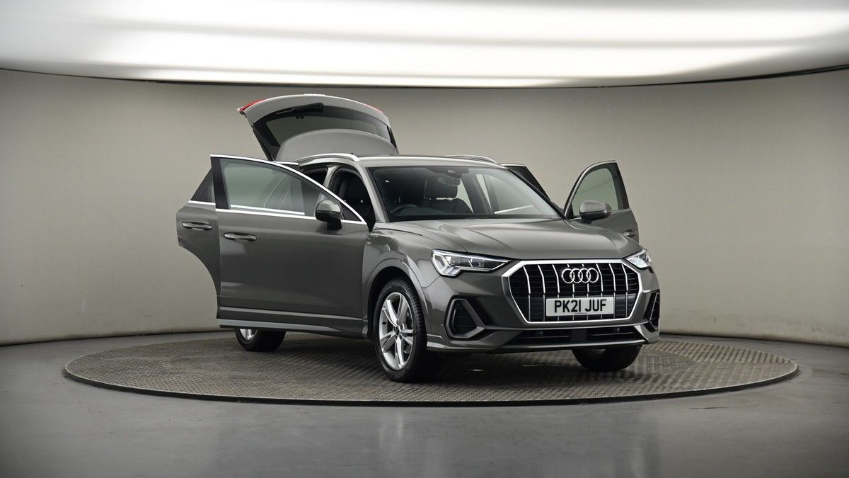 More views of Audi Q3