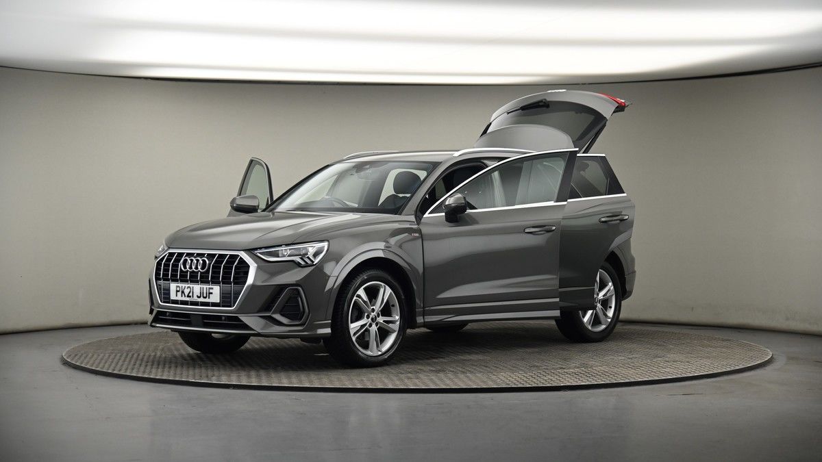 More views of Audi Q3