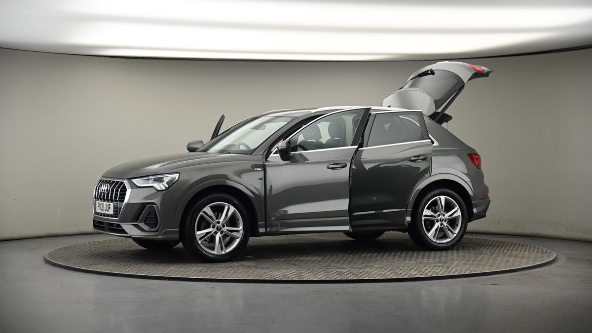 More views of Audi Q3