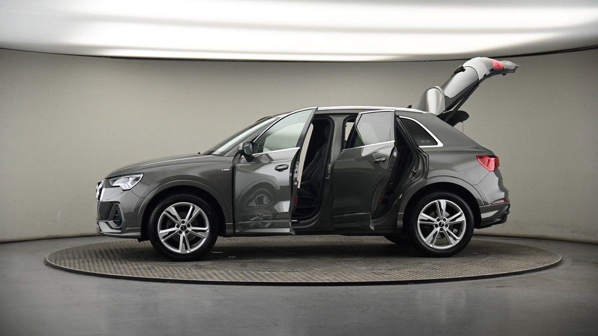 More views of Audi Q3