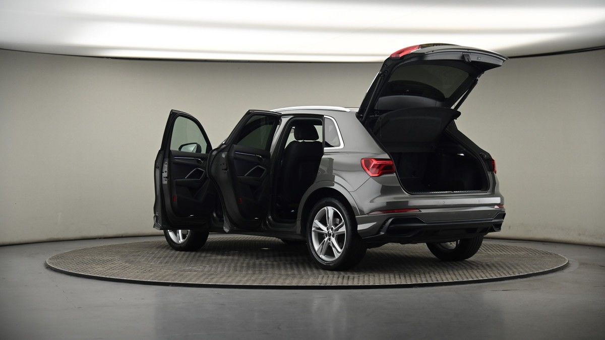 More views of Audi Q3