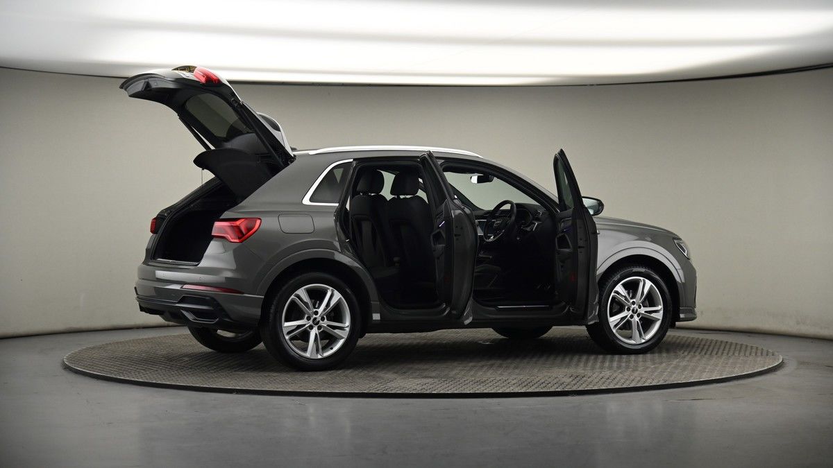 More views of Audi Q3