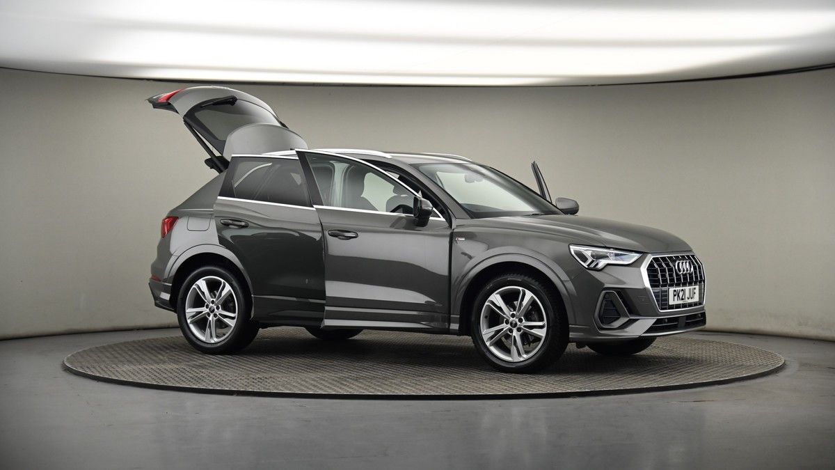 More views of Audi Q3
