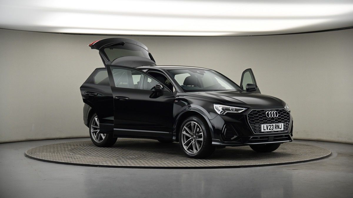 More views of Audi Q3