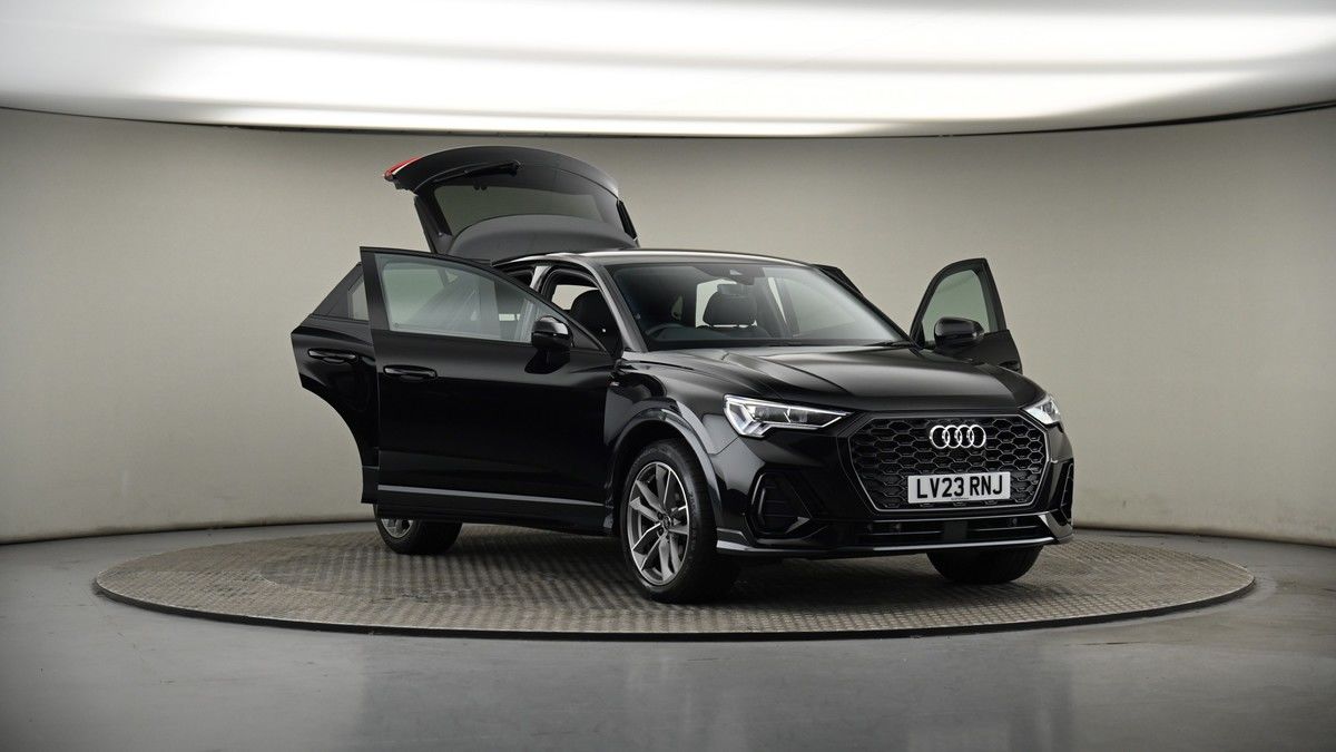 More views of Audi Q3