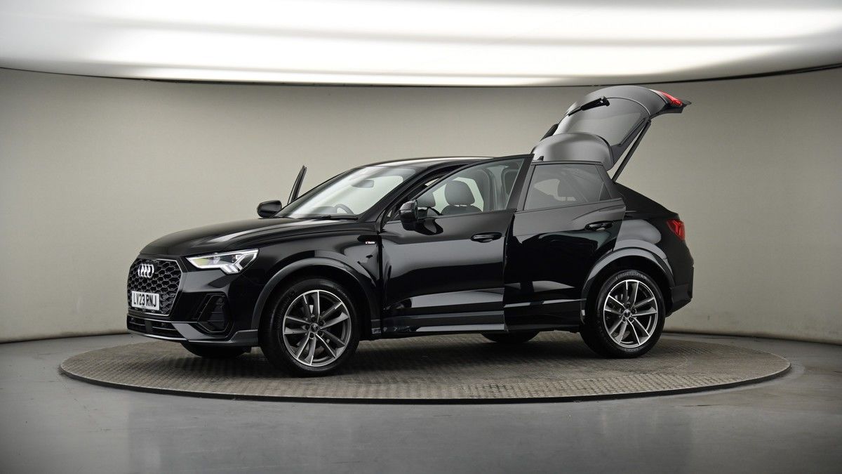 More views of Audi Q3