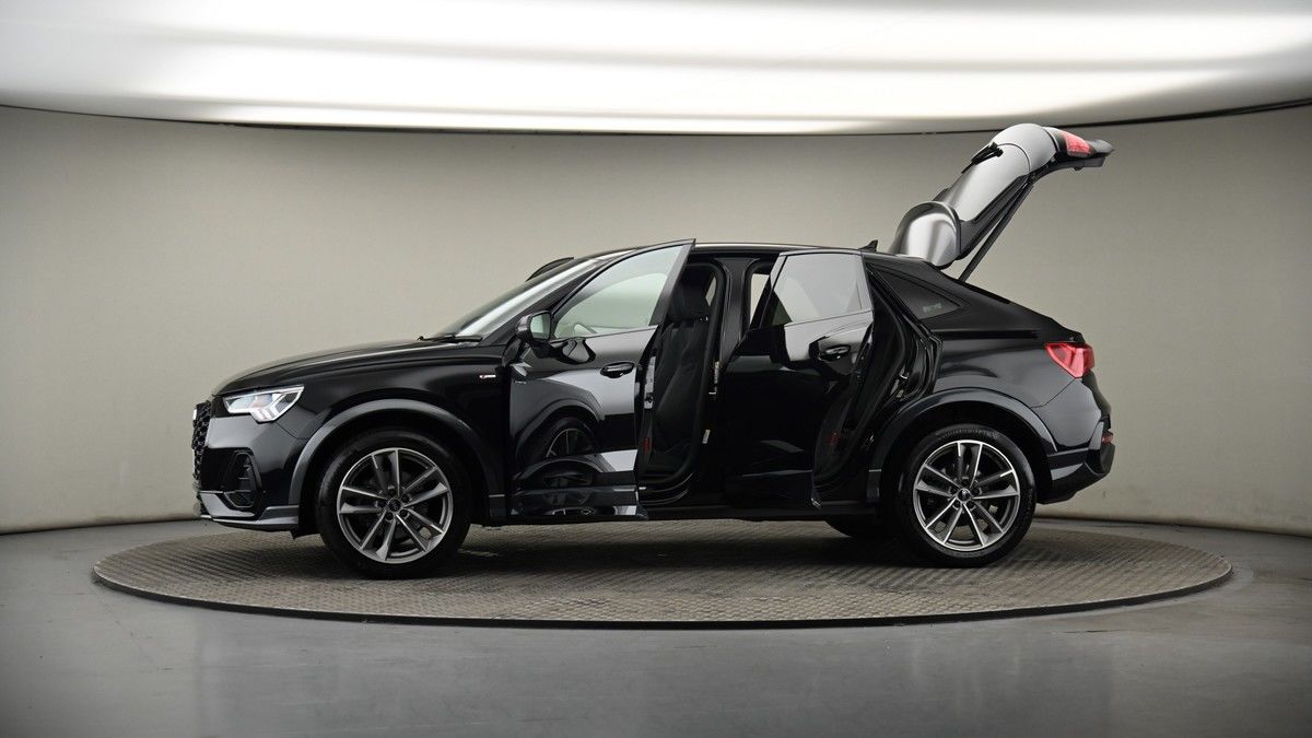 More views of Audi Q3