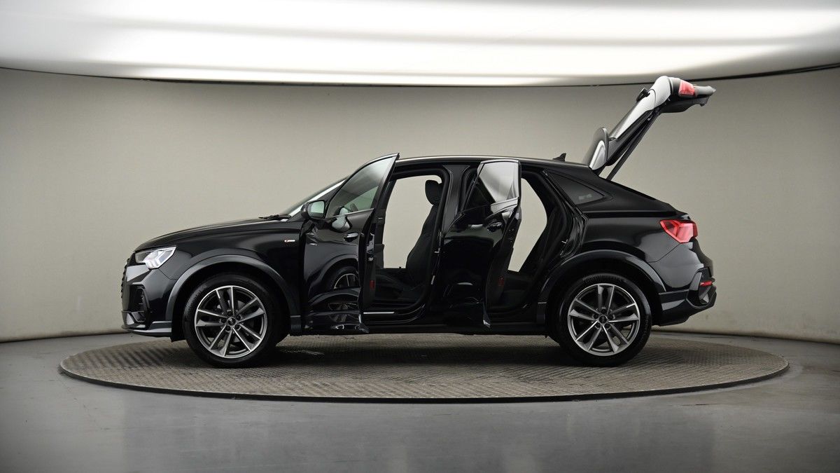 More views of Audi Q3
