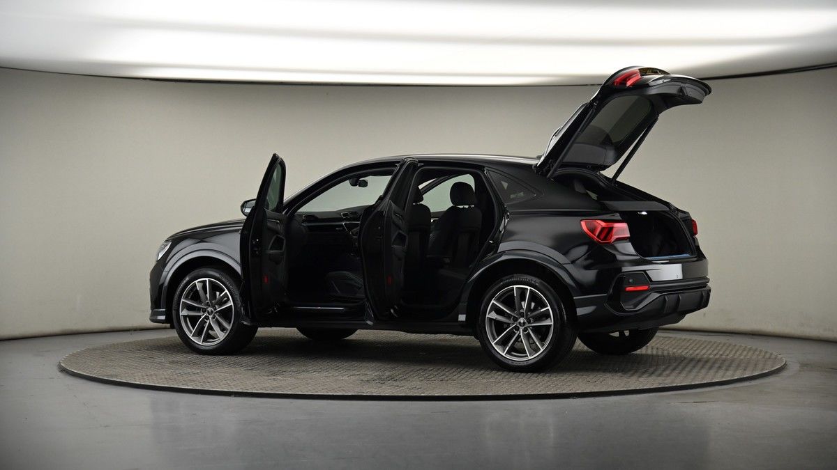 More views of Audi Q3