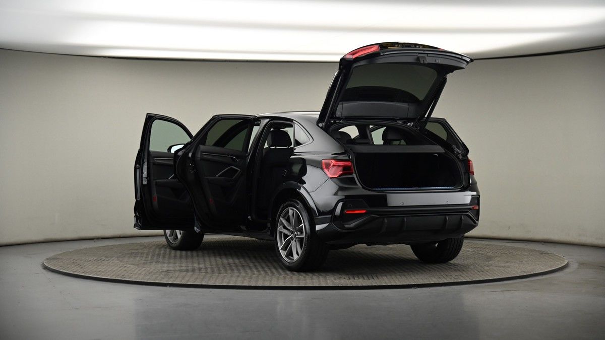 Audi Q3 Image 7