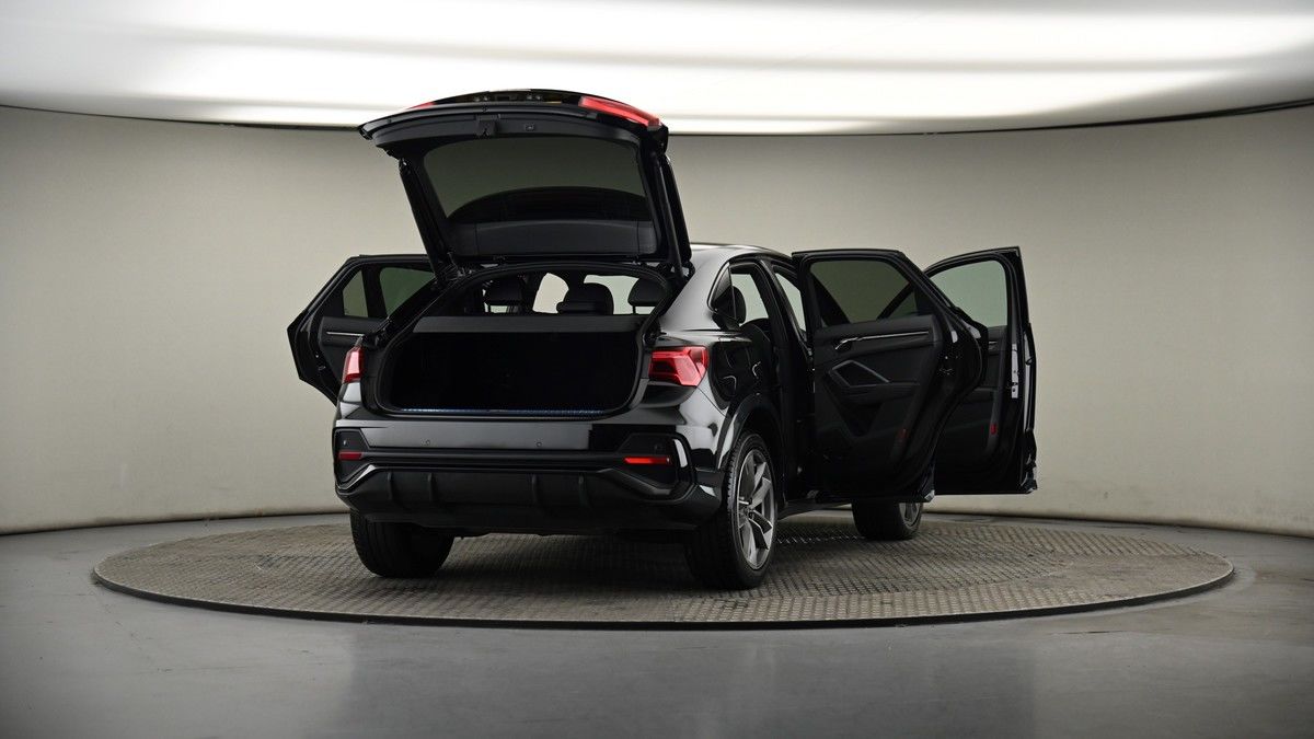 More views of Audi Q3