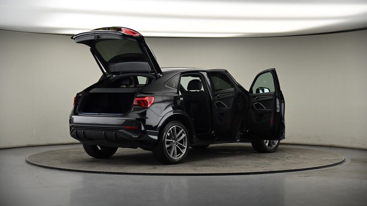 More views of Audi Q3