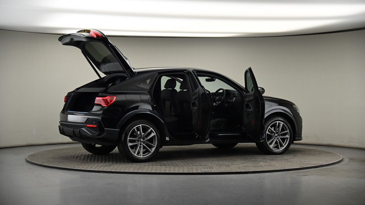 More views of Audi Q3