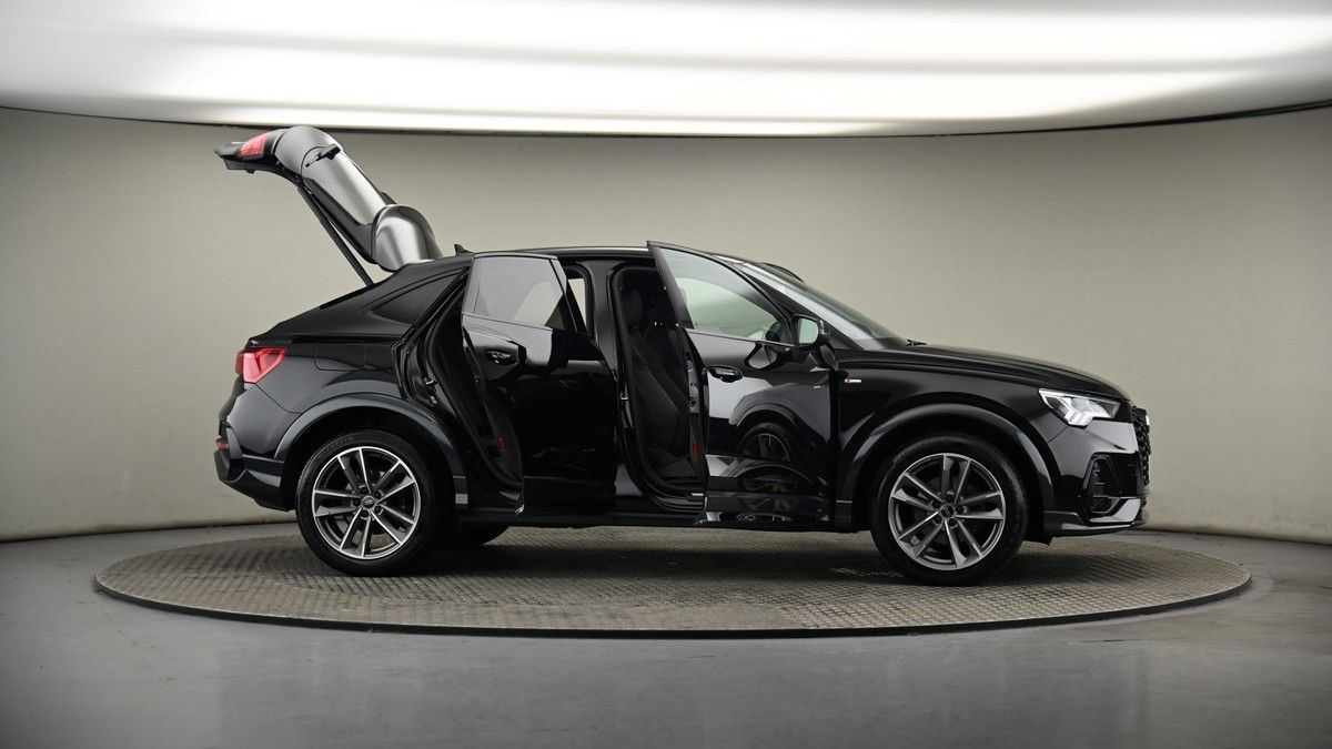 More views of Audi Q3