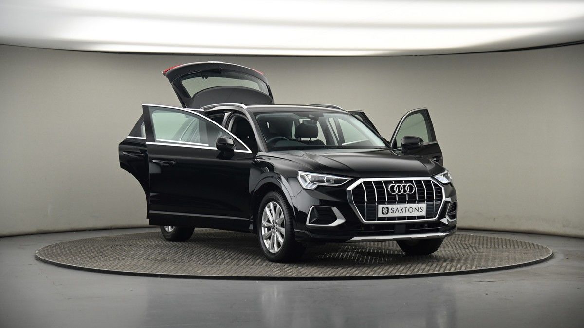 More views of Audi Q3
