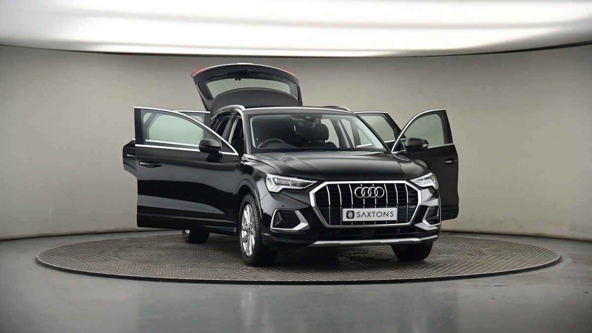 More views of Audi Q3