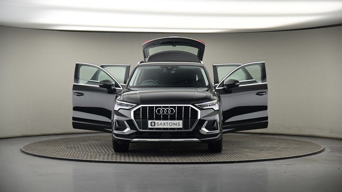 More views of Audi Q3