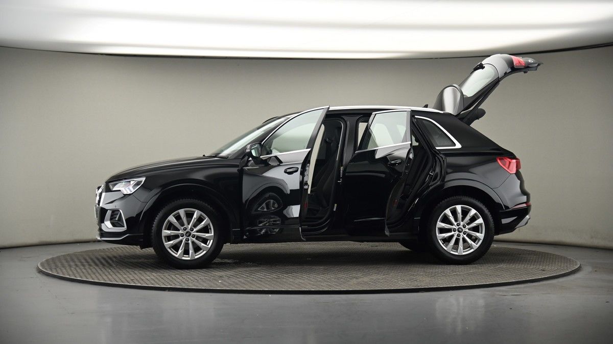 More views of Audi Q3