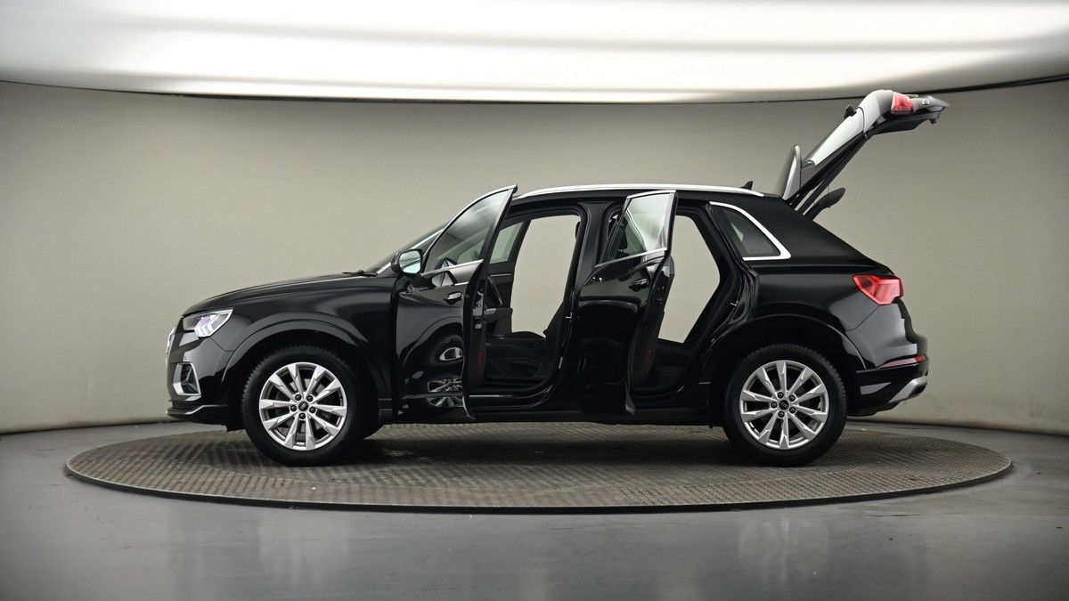 More views of Audi Q3