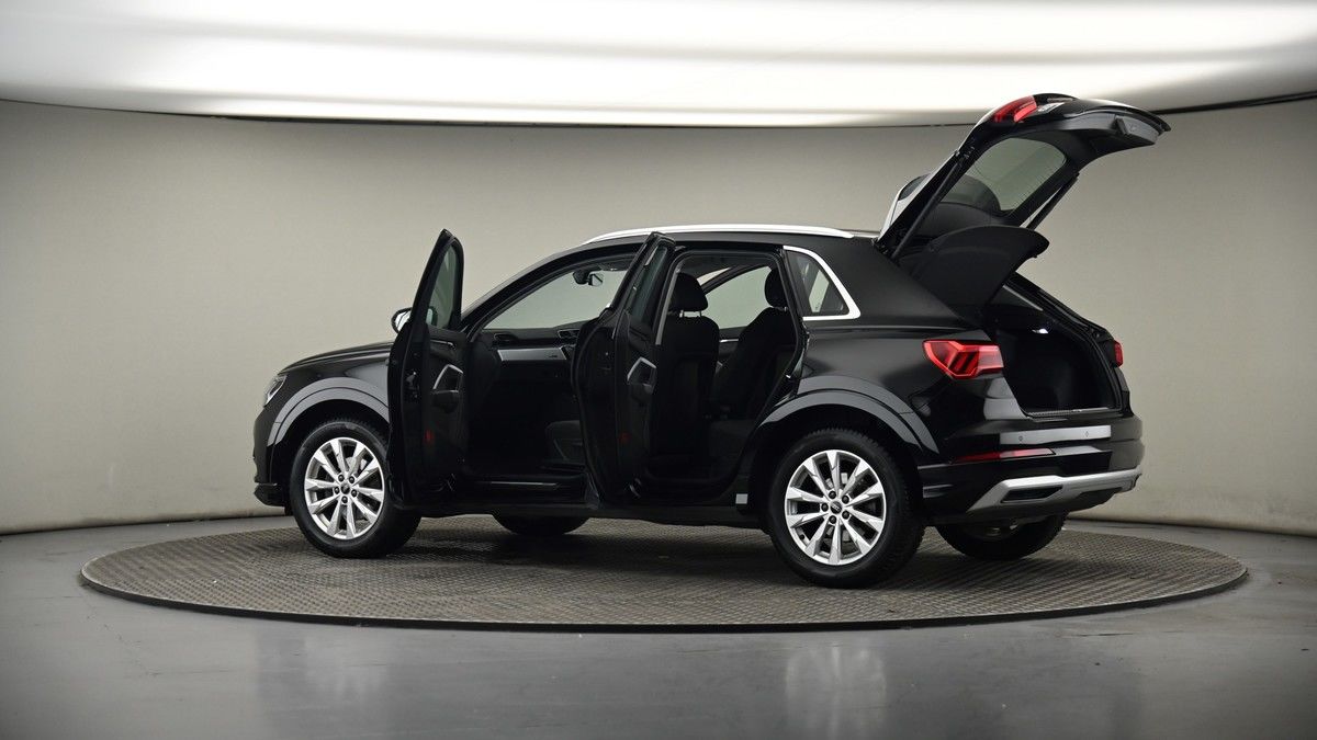 More views of Audi Q3