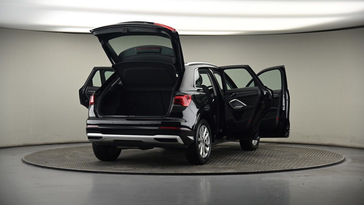 More views of Audi Q3