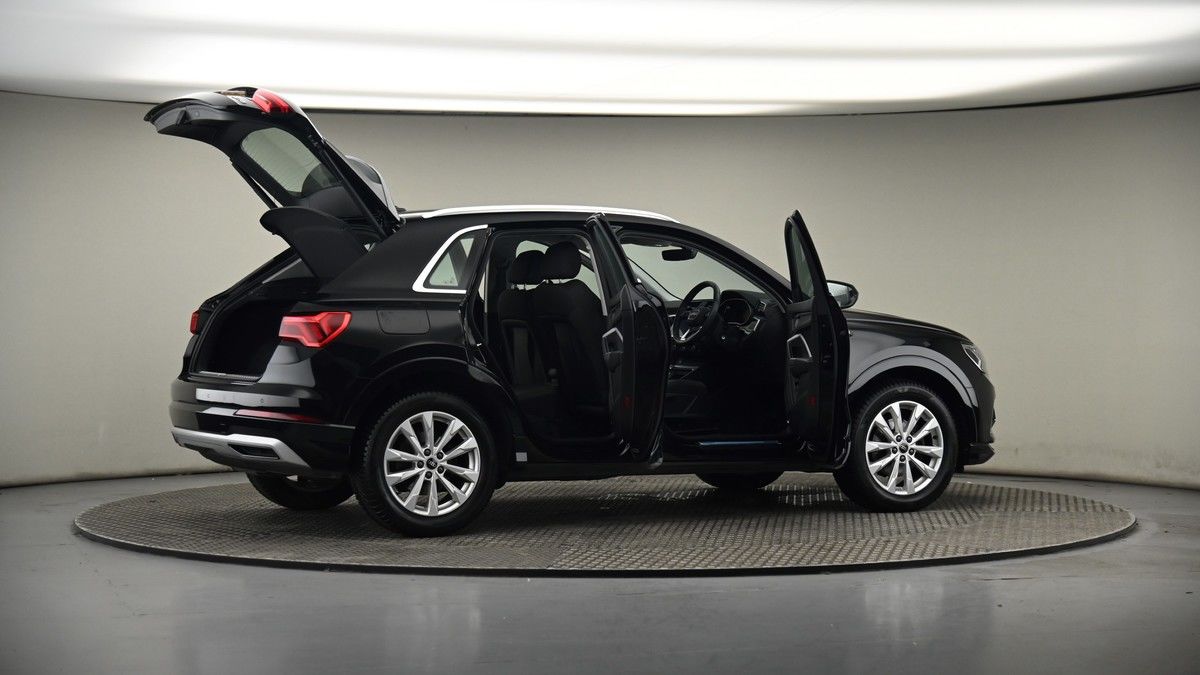 More views of Audi Q3