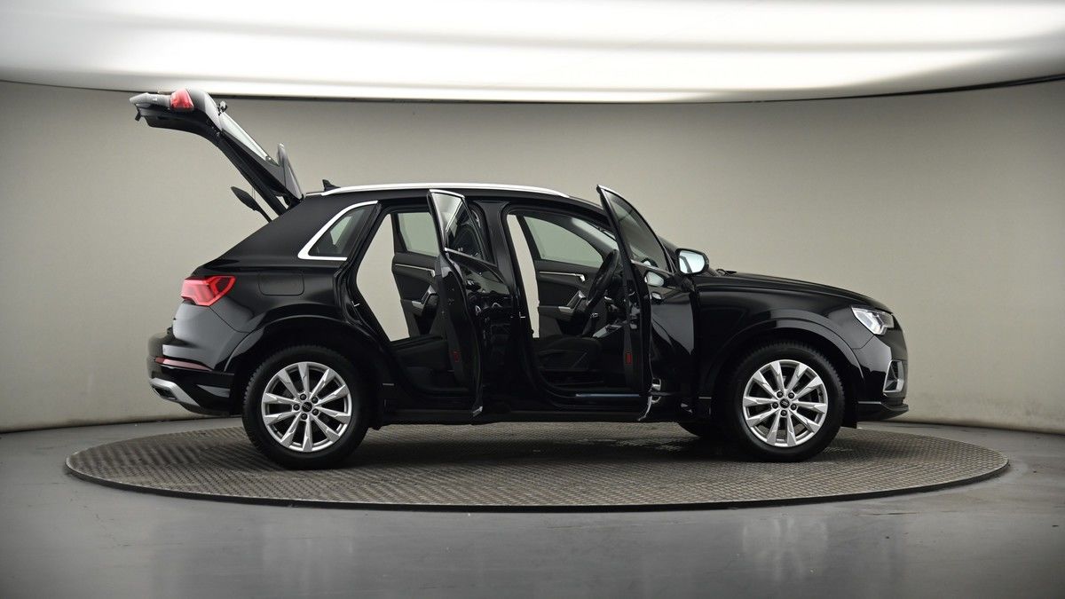 More views of Audi Q3