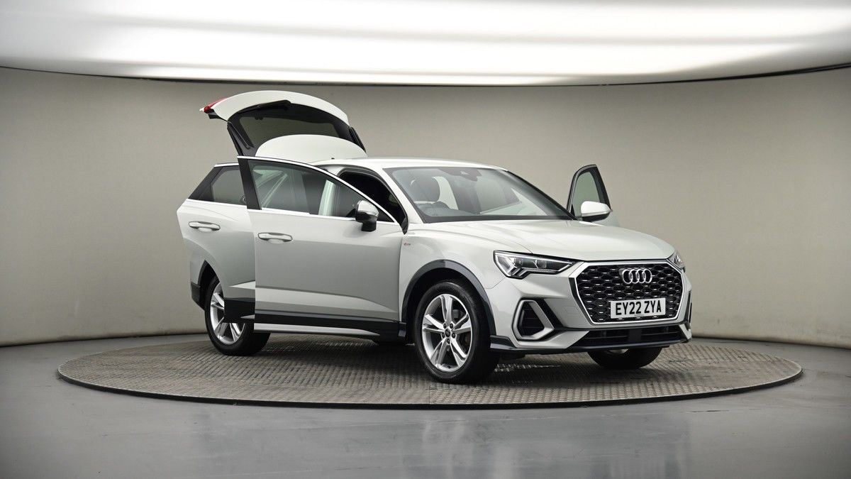 More views of Audi Q3
