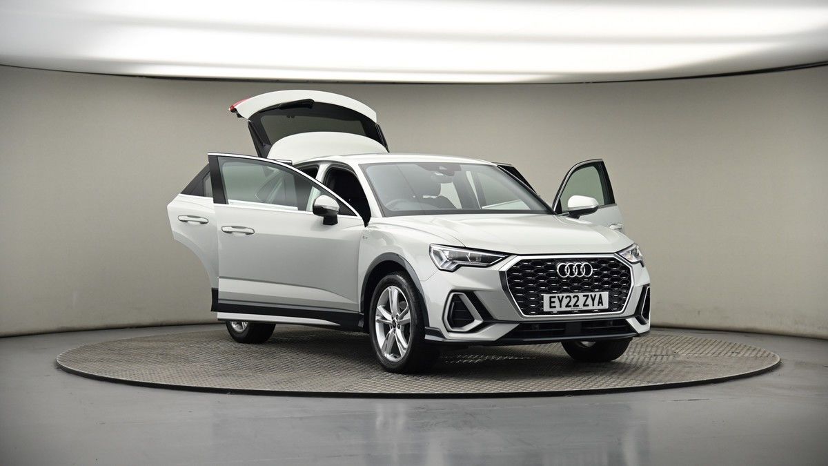 More views of Audi Q3