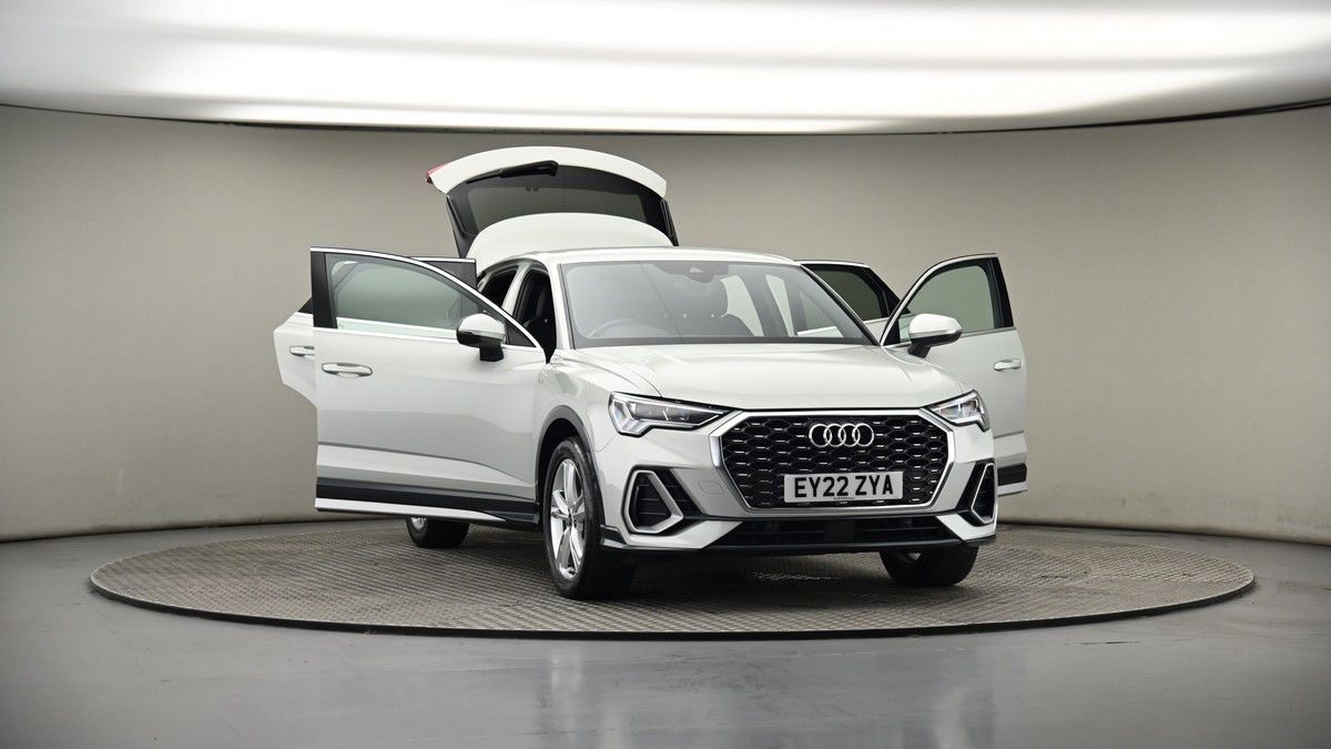 More views of Audi Q3